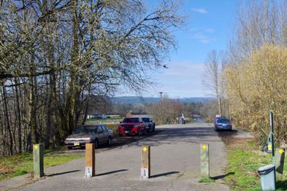Chapman Landing Parking and Trailhead Chapman Landing Parking and Trailhead